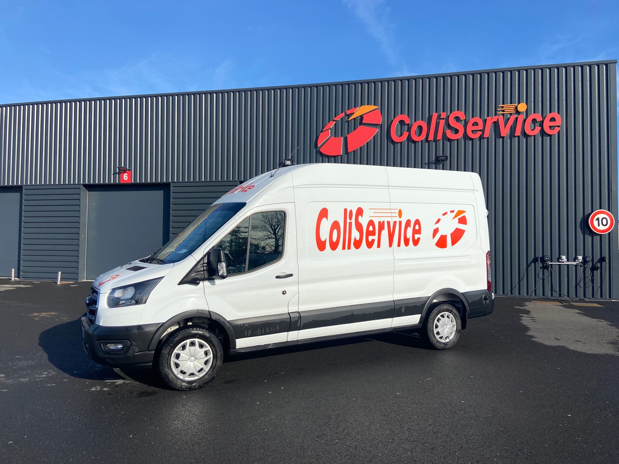 Camion électrique - Livrasion colis sur toute la Manche